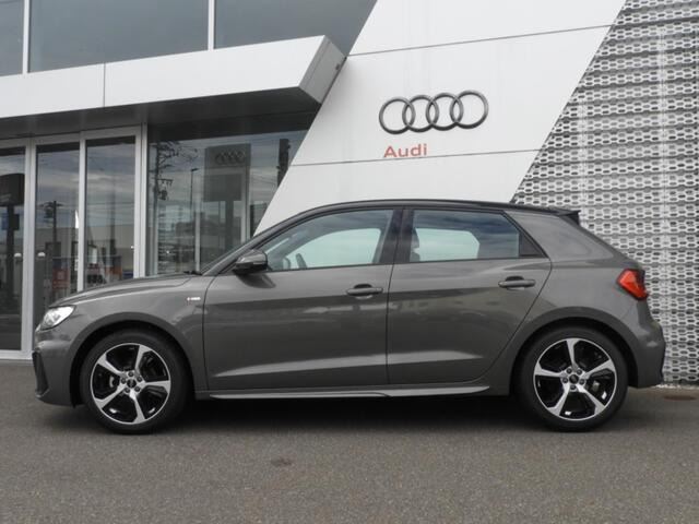 A1スポーツバック25 TFSI Sライン