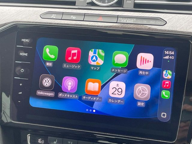 ��Apple Car Play:�X�}�z�Ƃ̗L���ڑ��ŁA�i�r�E�I�[�f�B�I�Đ��ȂǃX�}�z�̃A�v���@�\����ʂł��g����֗��@�\�ł�!