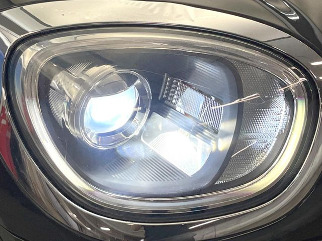 ��LED�w�b�h���C�g:��ԑ��s�����ǍD�Ȏ��E���m�ۂ����S���ĉ^�]�ł��鍂�P�xLED�w�b�h���C�g�𑕔�!�_�����x�������A����d�͂��}�����Ă��܂��B