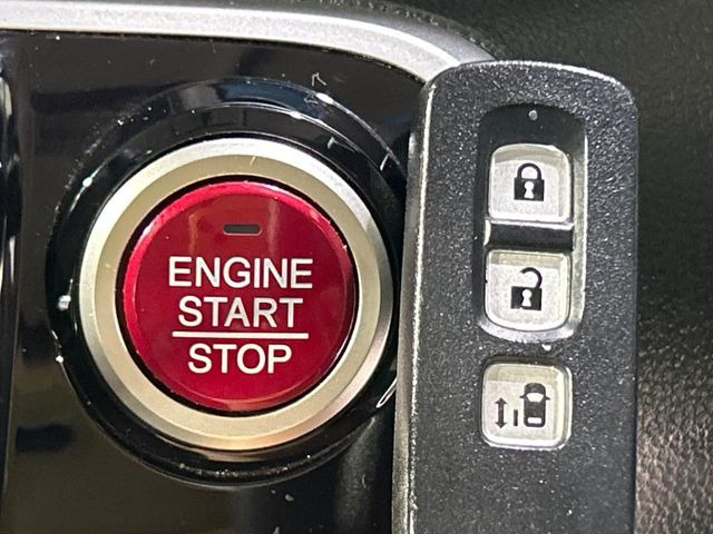 �yHonda�X�}�[�g�L�[�z�J�o����|�P�b�g�ɓ��ꂽ�܂܂ł��h�A�̎{���E�������\�ȃX�}�[�g�L�[�𑕔��B�G���W���̃I���E�I�t�����J�M�����o���K�v����������Ƃ��Ă��֗��ł���