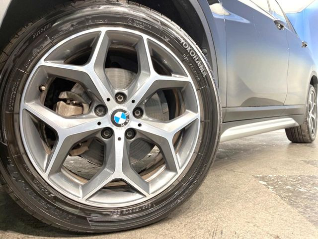 ●純正18インチアルミホイール:輸入車ならではの卓越した走りを支えるホイールと足回りです!日本車の走りに慣れている方にもぜひ体感して頂きたいほど、高いレベルでまとまっています!