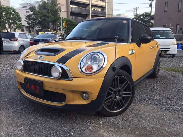 MINI�N�[�p�[S�̍��ΑO����̊O�ςł��B���I�ȃf�U�C���Ǝԗ���Ԃ����m�F���������B�ʐ^8/51�B