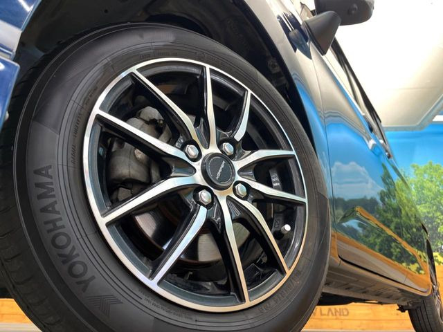 �y14�C���`�A���~�z�C�[���z�O�ςɃ}�b�`�����A���~�z�C�[���𑕒����Ă���܂��B�e��A���~�z�C�[����A�X�^�b�h���X�^�C�����戵�����Ă���܂��B���񂲑��k����������