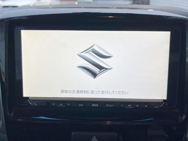 �y�����i�r�z�l�C�̏����i�r�𑕔����Ă���܂��B�i�r�̎g���₷���͂������A�I�[�f�B�I�@�\���[��!�L�����v�◷�s�͂������A�ʋ΂┃�����ȂǕ��i�̃h���C�u���y�����Ȃ�͂���