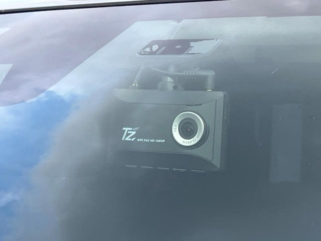 【ドライブレコーダー】ドライブレコーダー装備!走行中はもちろん、あおり運転や事故に遭遇した際、映像で記録し、万一のリスクに備えます。※記録用SDカードはお客様ご自身でご準備いただく必要があります。