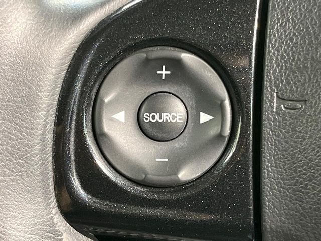 【ステアリングスイッチ】運転中、前方から目線をそらすことなく、オーディオ等の操作が可能な便利機能!安心&快適なドライブを演出してくれます♪