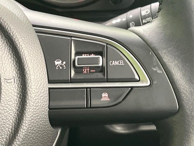 【アダプティブクルーズコントロール】高速道路での長距離走行が楽に!!自動で速度を保つクルーズコントロールが、衝突軽減システムと連携し、前方の車両を感知して車間を保つように速度調節してくれます!!