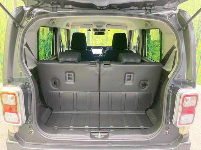 普段のお買い物や通勤、送迎等に十分な荷室スペースを確保しております。セカンドシートを倒すと、大きな荷物の積載も可能です♪