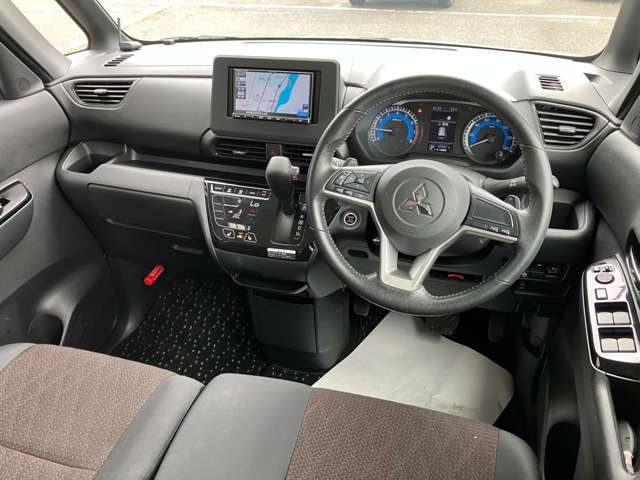 ���Ӓ菑�t���ň��S����O�ҋ@��(JAAA���{�����ԊӒ苦��)�̃v���Ӓ�m�ɂ���Ď��q��Ԃׂ̍��ȕ����܂ŊӒ���s�Ȃ��Ă��܂�!���ÎԂ̕s��������������S�ł��܂���!