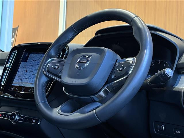 XC40B4 モメンタム