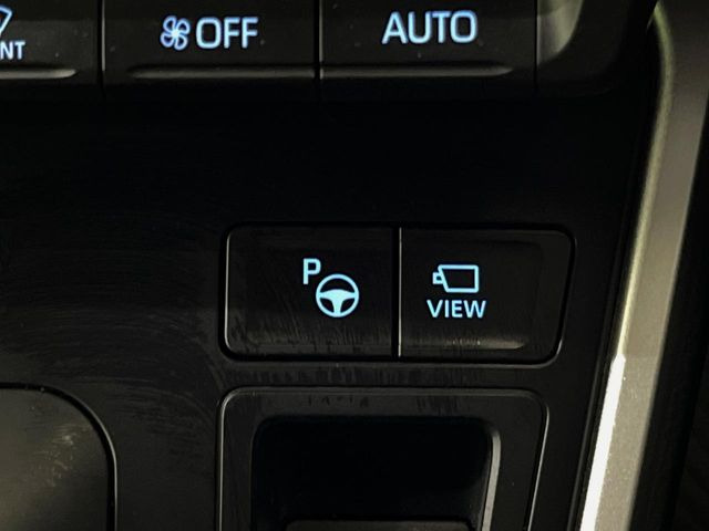 【駐車支援システム】駐車スペースを検知し、スムーズな駐車をアシスト。狭いスペースへの駐車など、駐車に自信の無い方におすすめの機能です♪