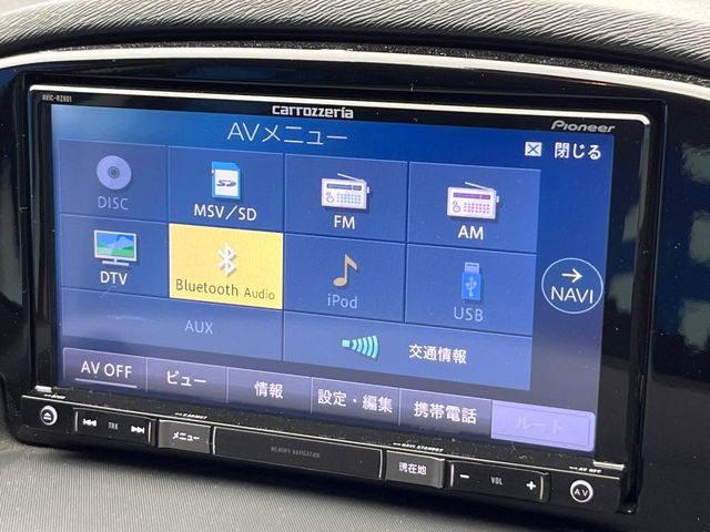 ��Bluetooth:���莝���̃X�}�[�g�t�H���ȂǂƐڑ����A�n���Y�t���[�ʘb��Տꊴ����~���[�W�b�N�Đ������y���݂��������܂��B�����ڑ��ł��̂Ŕς킵��������܂����