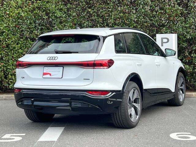 Q6 e-tronクワトロ アドバンスト Sラインパッケージ 4WD