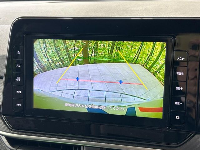 【バックカメラ】駐車時に後方がリアルタイム映像で確認できます。大型商業施設や立体駐車場での駐車時や、夜間のバック時に大活躍!運転スキルに関わらず、今や必須となった装備のひとつです!
