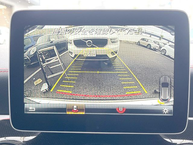 ●ガイドライン付きバックカメラ:不安な駐車もこれで安心!ガイドライン付きなので狭い箇所での駐車もラクラクです!