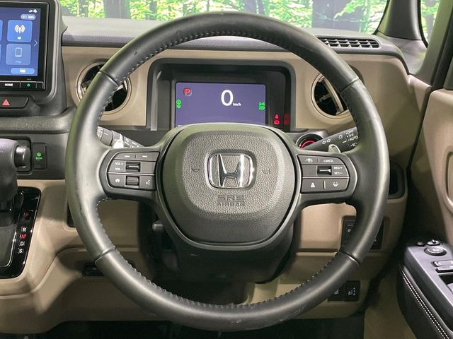 ステアリングも使用感が少なく、きれいな状態となっております♪