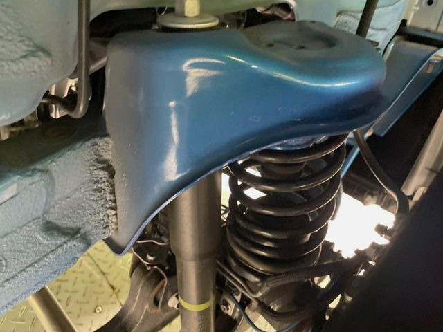 お車を安心してお乗りいただく為には、足回りの定期点検が欠かせません。サービスサポート(有償保証)では無料点検もご提供しており、安心のカーライフをお過ごしいただけるサポート体制が整っています。