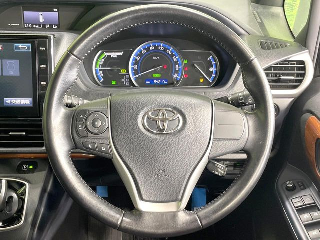 【ステアリングスイッチ】運転中、前方から目線をそらすことなく、オーディオ等の操作が可能な便利機能!安心&快適なドライブを演出してくれます♪