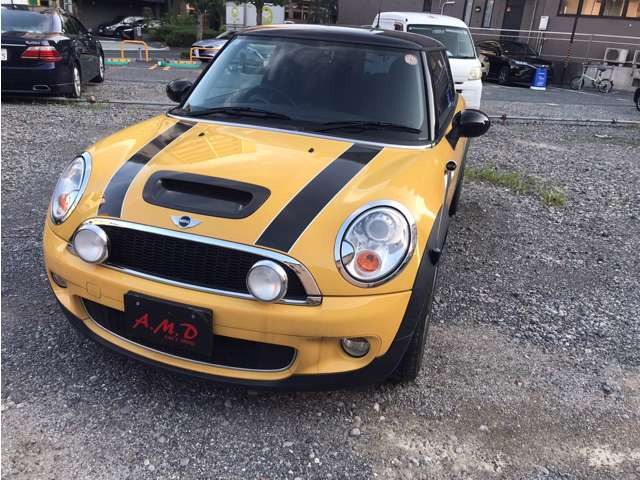 MINI�N�[�p�[S�̐��ʂ���̊O�ςł��B���I�ȃf�U�C���Ǝԗ���Ԃ����m�F���������B�ʐ^15/51�B