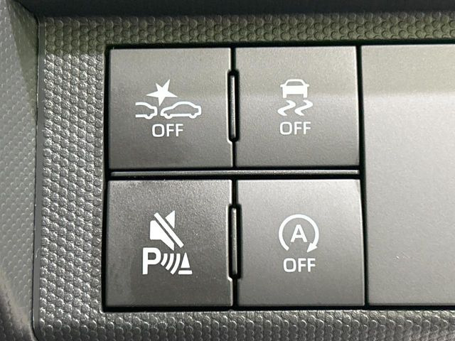 【スマートアシスト】走行中に前方の車両等を認識し、衝突しそうな時は警報とブレーキで衝突回避と被害軽減をアシスト。より安全にドライブをお楽しみいただけます。