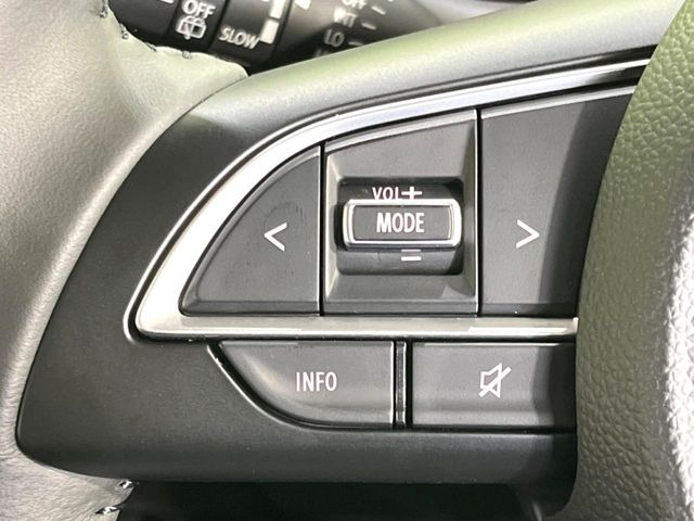 【ステアリングスイッチ】運転中、前方から目線をそらすことなく、オーディオ等の操作が可能な便利機能!安心&快適なドライブを演出してくれます♪