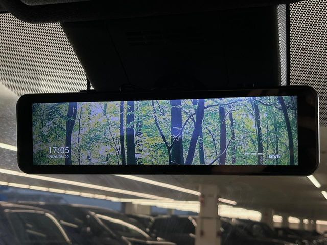 【デジタルインナーミラー】後席の大きな荷物や同乗者で後方が確認しづらい時でも安心!カメラが撮影した車両後方の映像をルームミラー内に表示。クリアな視界で状況の確認が可能です!