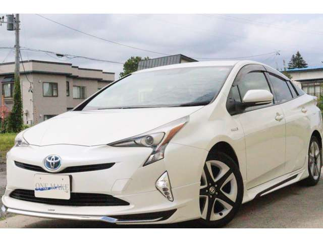 プリウス1.8 S ツーリングセレクション E-Four 4WD