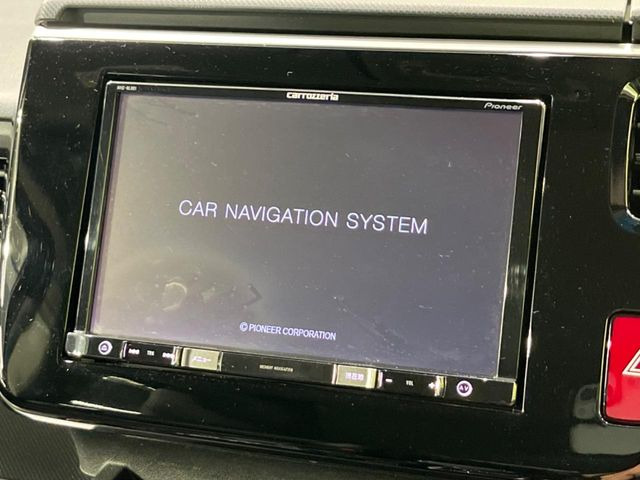�y8�C���`�i�r�Q�[�V�����z�ړI�n�܂ł�������ē����Ă����g���₷���i�r�BBluetooth�ڑ�����΂������̃X�}�z��MP3�v���C���[�̉��y���Đ��\!�����̉^�]������Ɋy�����Ȃ�܂�!!