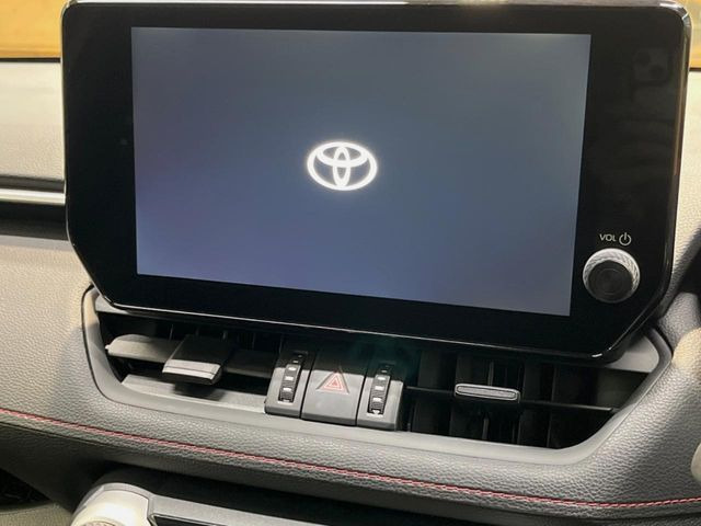 �y10.5�C���` �f�B�X�v���C�I�[�f�B�I�z���ʂ̃f�B�X�v���C��AppleCarPlay��AndroidAuto�����p�\�B�傫�ȉ�ʂŃX�}�z�i�r�A�v���������p���������܂���