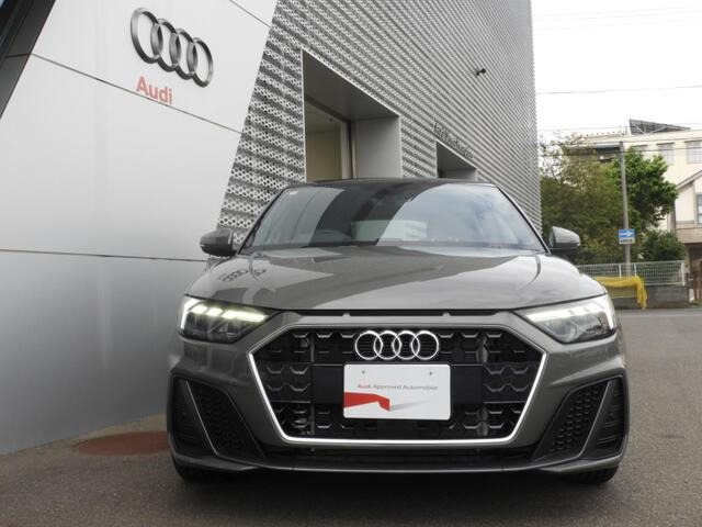 A1スポーツバック25 TFSI Sライン