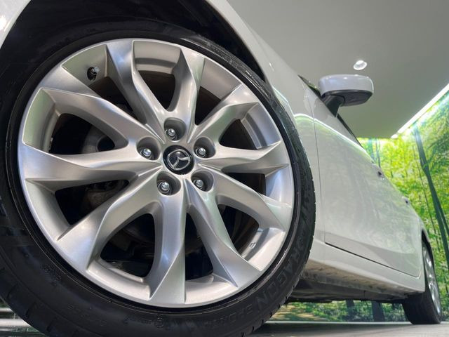 �y����18�C���`�A���~�z�C�[���z�O�ςɃ}�b�`���������A���~�z�C�[���𑕒����Ă���܂��B�e��ЊO�A���~�z�C�[����A�X�^�b�h���X�^�C�����戵�����Ă���܂��B���񂲑��k����������
