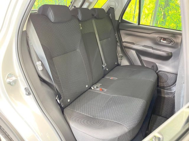 高品質なオリジナルフロアマットもオプションにてご用意しております。お好きなデザインやカラーをお車に合わせて選んでいただくことができます♪