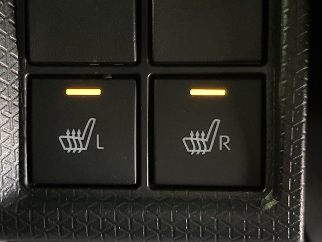 【シートヒーター】寒い日に重宝するシートヒーター!エアコンより早く温まってくれるので寒がりの人も安心ですね♪エアコンの温風は乾燥するから苦手、という方にもをおすすめです。