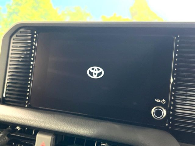 �y8�C���` �f�B�X�v���C�I�[�f�B�I�z���ʂ̃f�B�X�v���C��AppleCarPlay��AndroidAuto�����p�\�B�傫�ȉ�ʂŃX�}�z�i�r�A�v���������p���������܂���