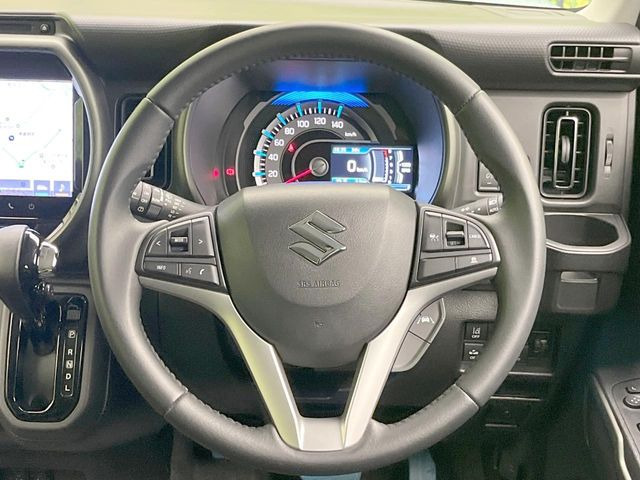 【純正革巻きステアリング】上質な革を使用することで、手にしっかり馴染みとても運転しやすいハンドルです♪