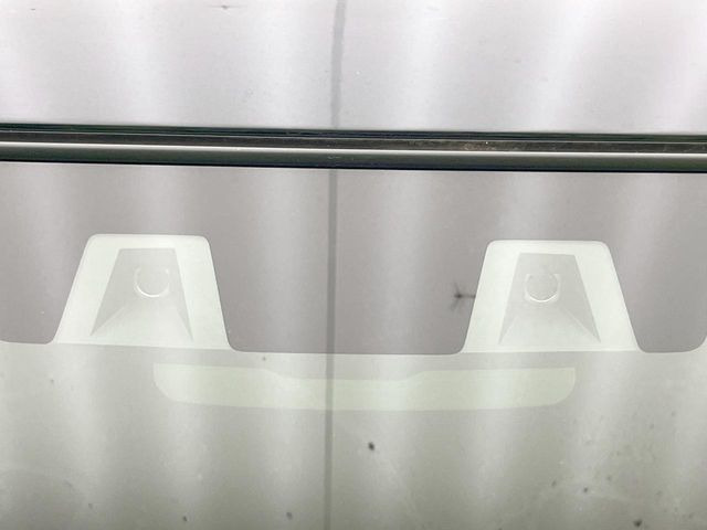 【スズキ セーフティサポート】走行中に前方の車両等を認識し、衝突しそうな時は警報とブレーキで衝突回避と被害軽減をアシスト。より安全にドライブをお楽しみいただけます。