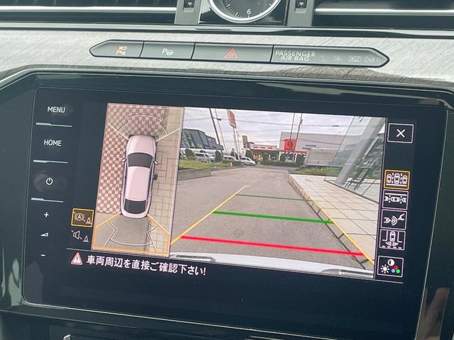 ���p�m���~�b�N�r���[���j�^�[:��p�̃J�����ɂ��A�ォ�猩���낵���悤�Ȏ��_��360�x�N���}�̎��͂��m�F���邱�Ƃ��ł��܂������p�������m�F���₷���A�����ꏊ�ł̐؂�Ԃ��⒓�Ԃ��X���[�Y�ɍs���܂��B