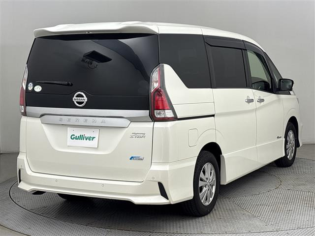 セレナ2.0 ハイウェイスター Vセレクション 4WD