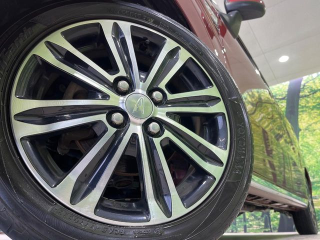 �y����15�C���`�A���~�z�C�[���z�O�ςɃ}�b�`���������A���~�z�C�[���𑕒����Ă���܂��B�e��ЊO�A���~�z�C�[����A�X�^�b�h���X�^�C�����戵�����Ă���܂��B���񂲑��k����������