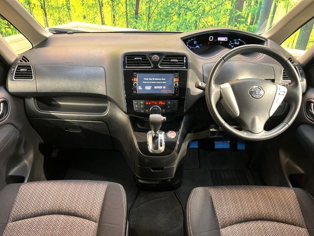 セレナ2.0 ハイウェイスター S-HYBRID