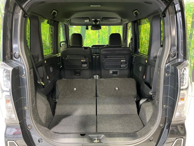 普段のお買い物や通勤、送迎等に十分な荷室スペースを確保しております。セカンドシートを倒すと、大きな荷物の積載も可能です♪