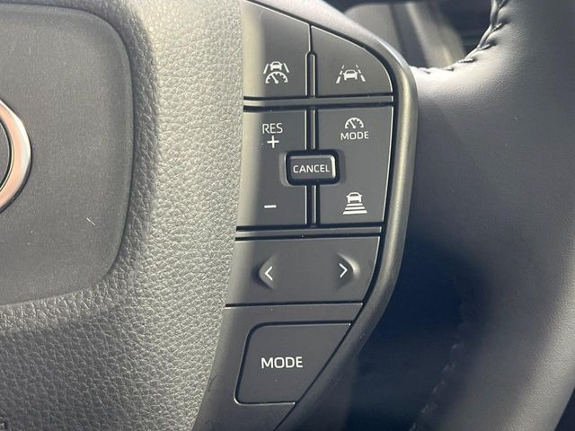 【レーダークルーズコントロール】高速道路での長距離走行が楽に!!自動で速度を保つクルーズコントロールが、衝突軽減システムと連携し、前方の車両を感知して車間を保つように速度調節してくれます!!