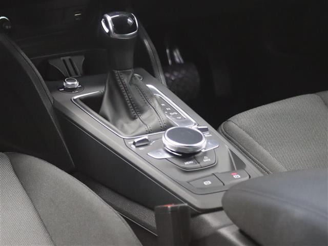 Q235 TFSI アドバンスド