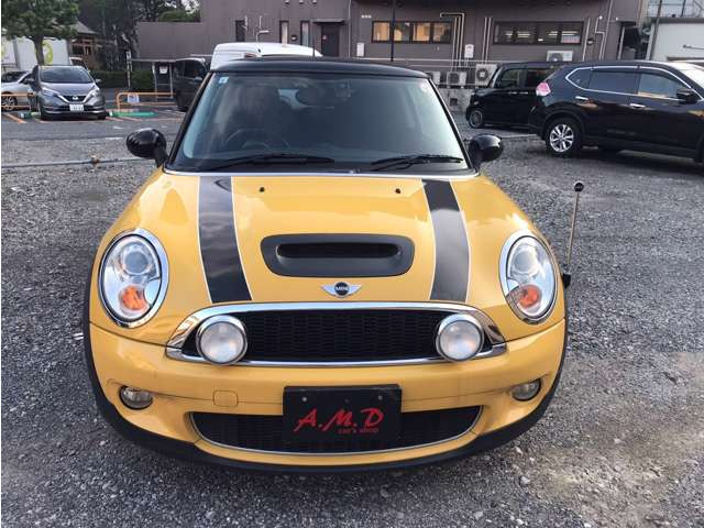 MINI�N�[�p�[S�̐��ʂ���̊O�ςł��B���I�ȃf�U�C���Ǝԗ���Ԃ����m�F���������B�ʐ^13/51�B