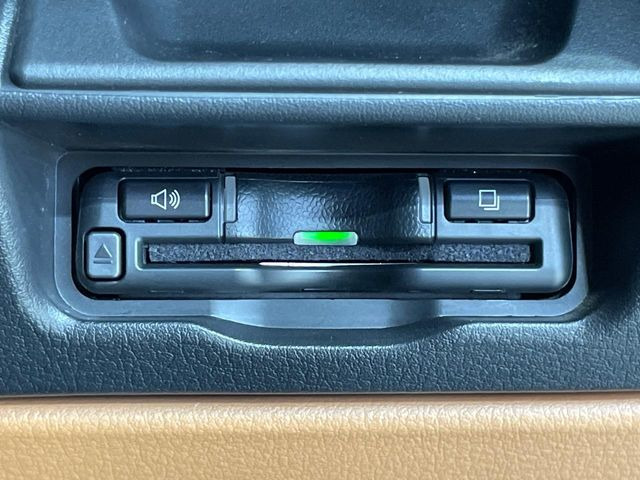 【ETC】高速道路の料金所をストレスなく通過!話題のスポットやサービスエリアに多い「スマートIC」利用時は必須のアイテムです。当店でセットアップを実施、ご納車当日からすぐにご利用いただけます!