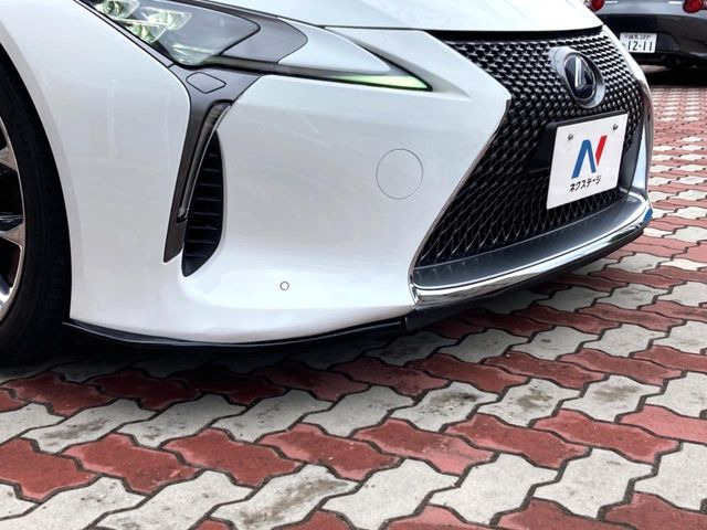 【TRDエアロ】人気のTRDエアロを装備!クルマの外観がよりスタイリッシュになり、街中で存在感あふれる1台に♪将来買い替える時にもリセールに影響しやすく、価値ある人気の装備です!