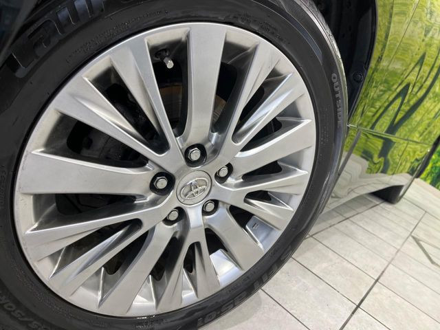 �y����18�C���`�A���~�z�C�[���z�O�ςɃ}�b�`���������A���~�z�C�[���𑕒����Ă���܂��B�e��ЊO�A���~�z�C�[����A�X�^�b�h���X�^�C�����戵�����Ă���܂��B���񂲑��k����������