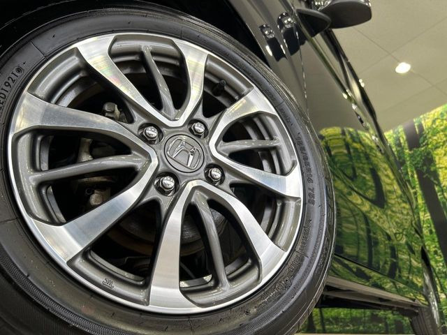 �y����14�C���`�A���~�z�C�[���z�O�ςɃ}�b�`���������A���~�z�C�[���𑕒����Ă���܂��B�e��ЊO�A���~�z�C�[����A�X�^�b�h���X�^�C�����戵�����Ă���܂��B���񂲑��k����������