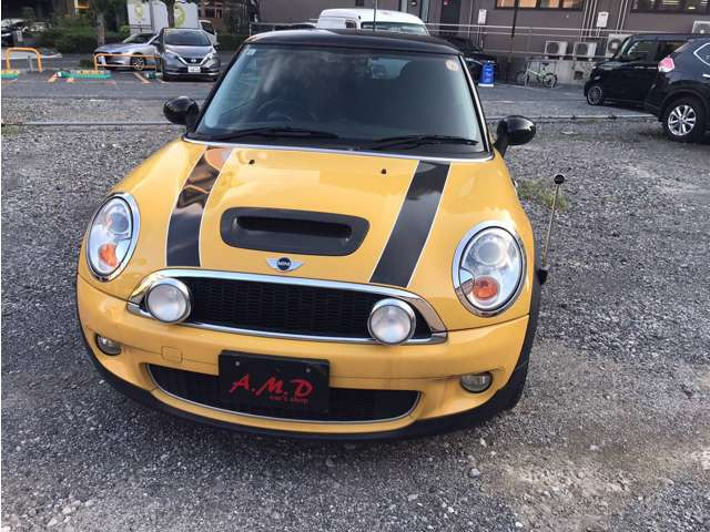 MINI�N�[�p�[S�̐��ʂ���̊O�ςł��B���I�ȃf�U�C���Ǝԗ���Ԃ����m�F���������B�ʐ^14/51�B