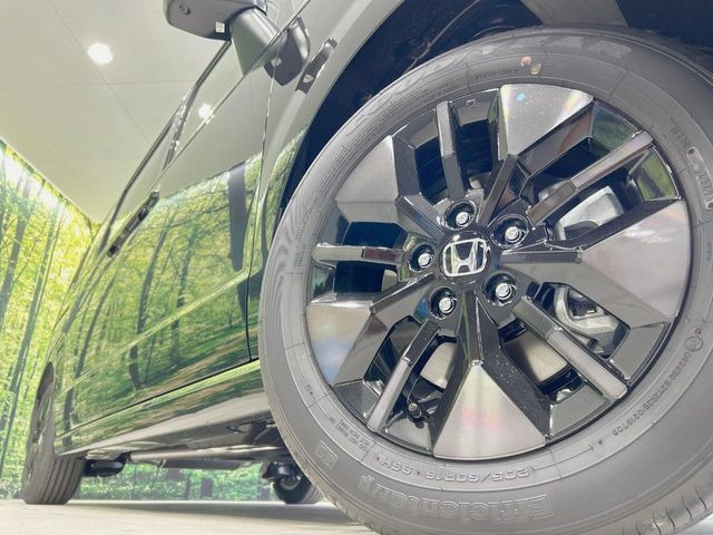 �y����16�C���`�A���~�z�C�[���z�O�ςɃ}�b�`���������A���~�z�C�[���𑕒����Ă���܂��B�e��ЊO�A���~�z�C�[����A�X�^�b�h���X�^�C�����戵�����Ă���܂��B���񂲑��k����������